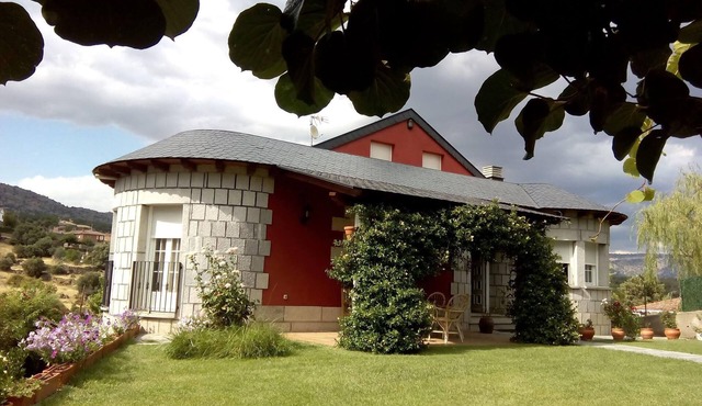 Rural House "Entrepinos". Ideal for family and groups. Private space with views