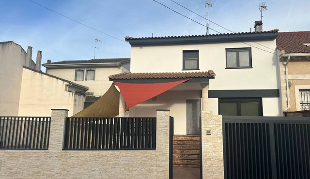 Rural House with Swimming Pool, Barbecue, Paddle Tennis and Events Room.
