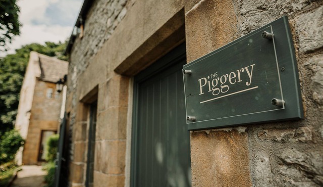 Rural Holiday Cottage With Log Burner