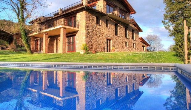 Rural Holiday Cottage with pool LaCoro, Girona, Costa Brava, Pyrennées