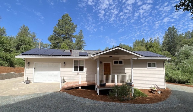 Rural home wheelchair accessible, pet friendly close to River & lake & I-80.