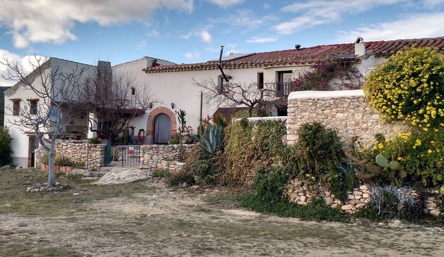 Rural house, silence and rest, you are in the countryside and 16 km from the city center.
