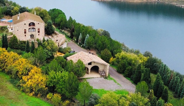 Rural House by the Lake; 22 people; Air Conditioned; Groups, Families