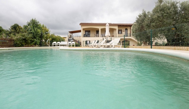Rural House 'El Tibidabo' with Mountain Views, Wi-Fi and Air Conditioning