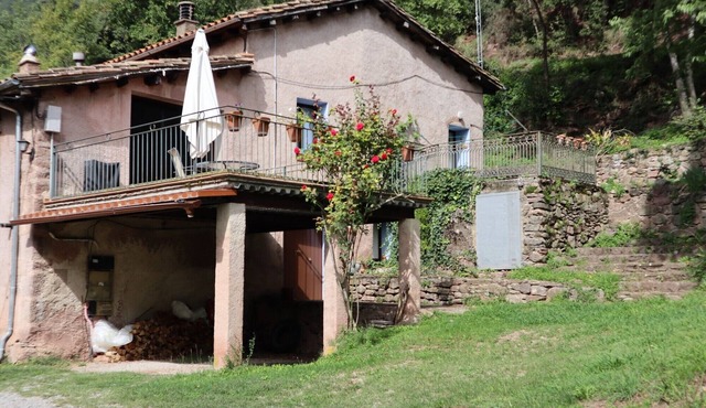 Rural House 6-8 p and communal heated swimming pool
