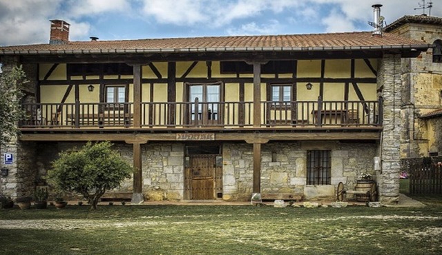 Rural House APEZETXEA Landetxea, Arruitz (Larraun) between 8 to 33 people.