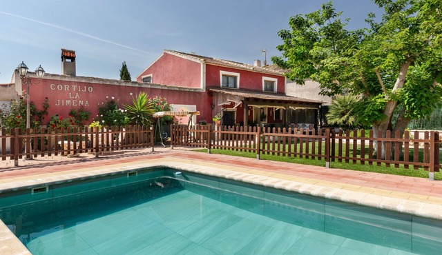 Rural House 'Cortijo La Jimena' with Mountain Views, Private Pool and Wi-Fi