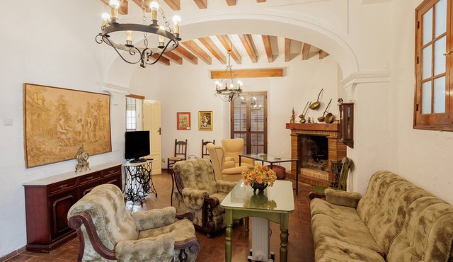Rural House 'El Balcón de Montellano' with Private Pool, Terrace & Wi-Fi