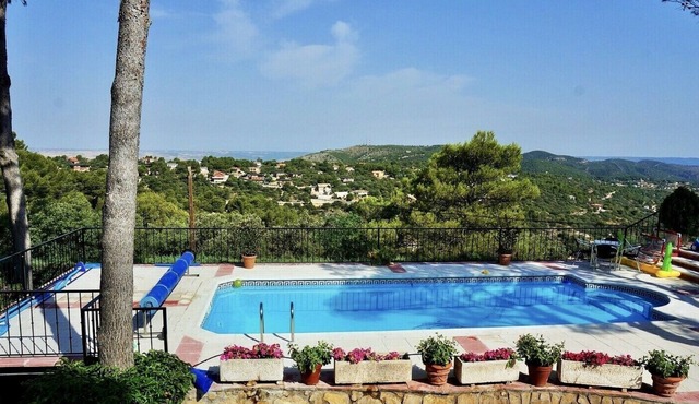 Rural house near Madrid with swimming pool