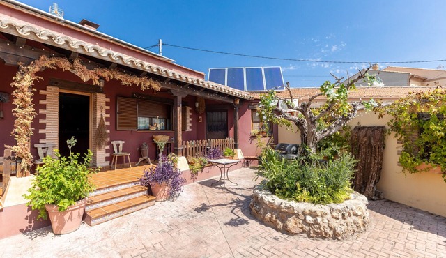 Rural House 'El Tinao De La Petra' with Private Pool, Wi-Fi and Air Conditioning