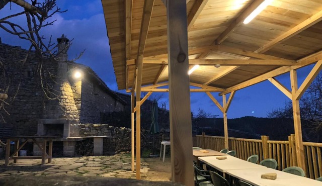 RURAL HOUSE WITH PRIVATE BARBECUE AND PERGOLA AREA