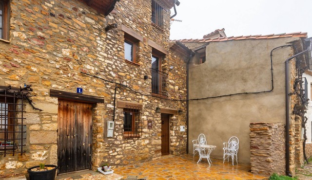Rural House 'La Parreta Estancia La Morada' with Mountain Views, Private Terrace and Garden