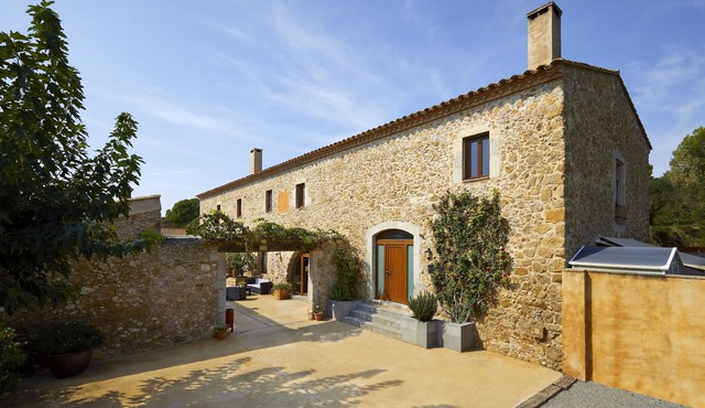 Rural house for groups and hikers, nature and tranquility lovers.
