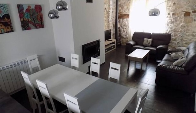 Rural House Fuentevieja de Tejada for 11 people