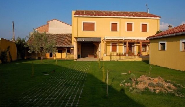 Rural house (full rental) El Portal del Cerrato for 12 people