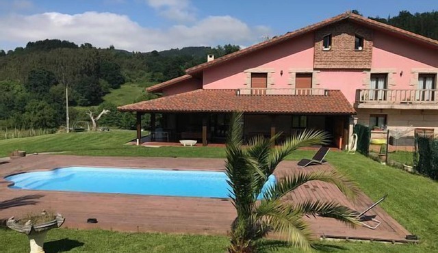 Rural house (full rental) Chalet in Arcentales for 12 people