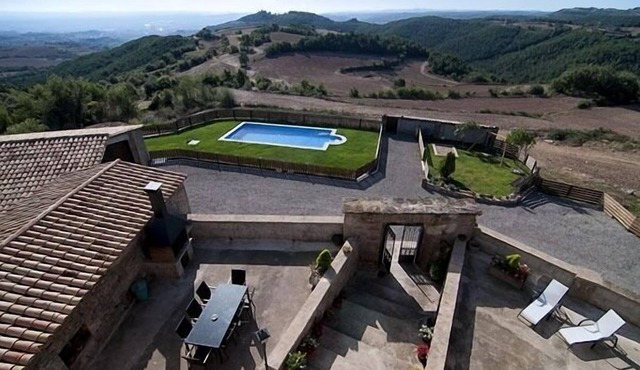 Rural house (full rental) Masia Pallares de Dalt for 10 people
