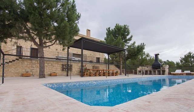 Rural house (full rental) Finca La Llum for 23 people