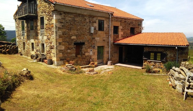 RURAL HOUSE IN FULL NATURE