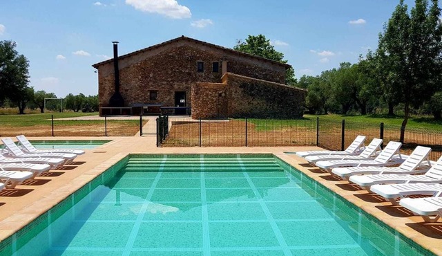 Rural house in Girona. 8 bedrooms, private pool