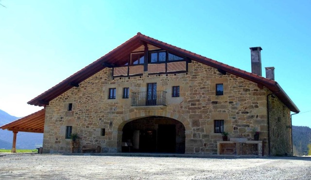 Rural House, in the center of the Basque Country, all mountains and horses