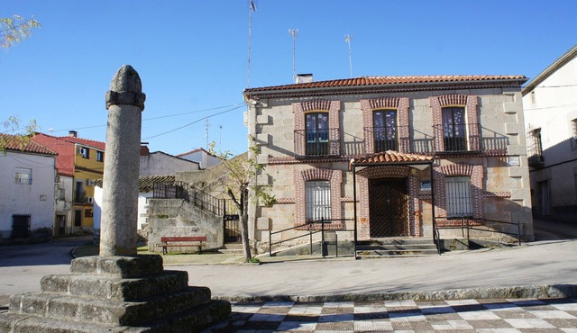 Rural house in the Sierra de San Vicente-Toledo. Close to Madrid and Puy du Fou.