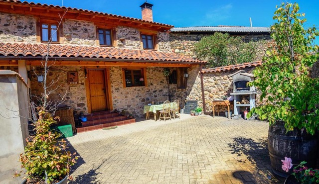Rural house in the mountain of Leon
