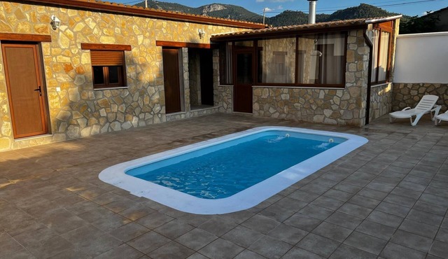 Rural House LAS 3 A, in Sierra de Segura, Cazorla and Las Villas. PRIVATE POOL!