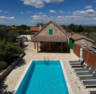 Rural house Mudrinic "Ivini dvori"