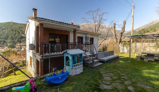 Rural House 'Rural Las Pegueras' with Mountain View, Wi-Fi and Air Conditioning