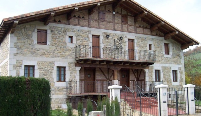 Rural House 'Sagastietxea I' with Private Garden and Barbecue