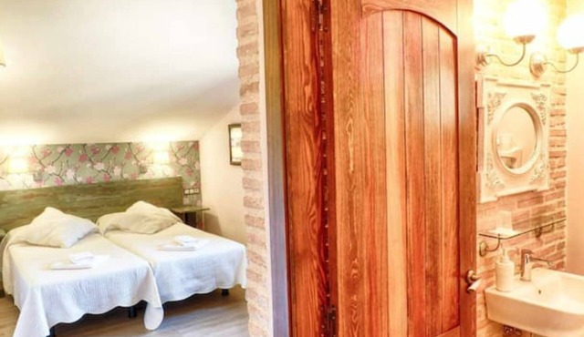 Rural House The Hollow Oak