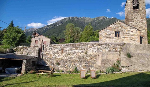 Rural House with authentic apartments 1.340m, with garden, bbq and terrace