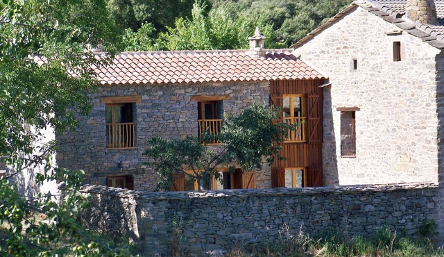 Rural house with fireplace and exclusive patio in the middle of nature. Near Ainsa.