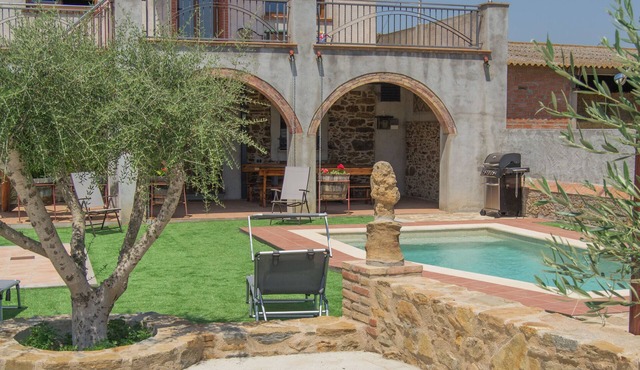 RURAL HOUSE WITH POOL IN GUALTA (BAIX EMPORDÀ, GIRONA)