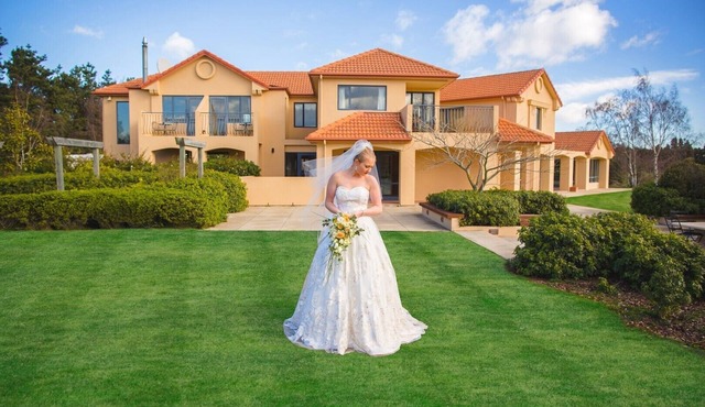 Rural luxury - 5 bedroom getaway