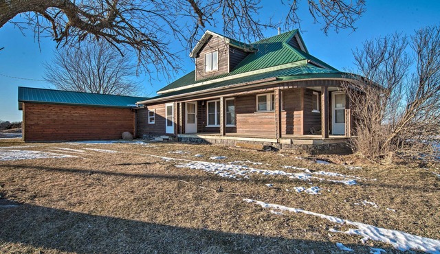 Rural Powersville Retreat w/Lake Access & Porch!