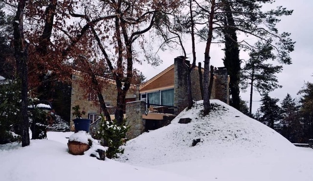 Rural, private house with private pool and mountain view