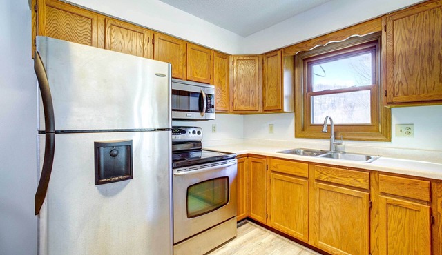 Rural Readstown House w/ Deck + Grill