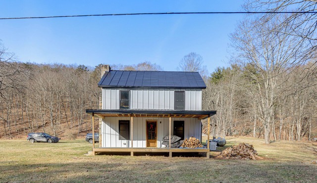 Rural Retreat! Updated Mountain Home in Baker