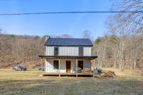 Rural Retreat! Updated Mountain Home in Baker