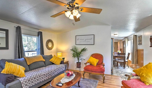 Rural Retreat w/ Deck: 25 Mi to Georgetown!