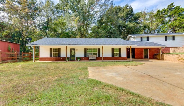 Rural Retreat with Covered Porch Near Jackson