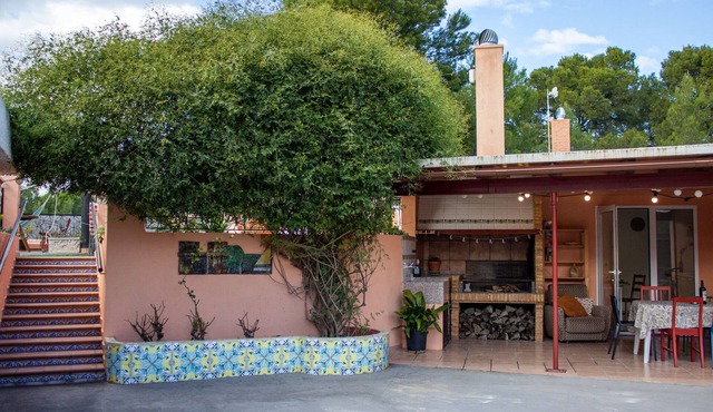 Rural shelter with private pool in Sierra Calderona, 30 km from Valencia.