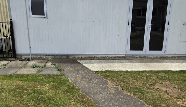 Rural Stay but 3 minutes by car to Levin Horowhenua township