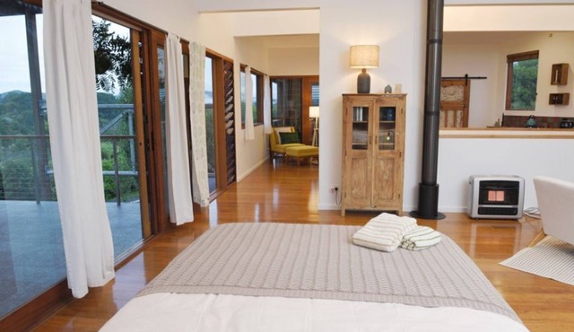 Rural Studio Retreat with Stunning Mountain Views