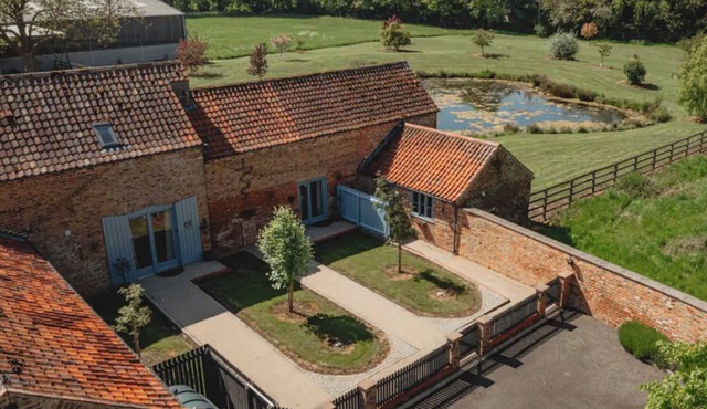 Rural three-bedroom barn conversion