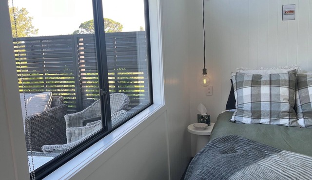 Rural Tiny home retreat very close to town