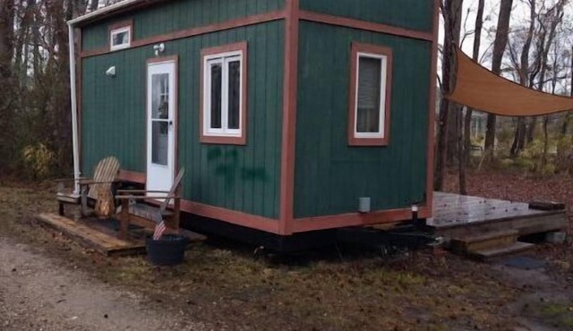 Rural Tiny House in the Edge Of the Woods