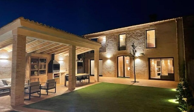Rural Villa 10pax, 4 Bathrooms, Swimming Pool, BBQ